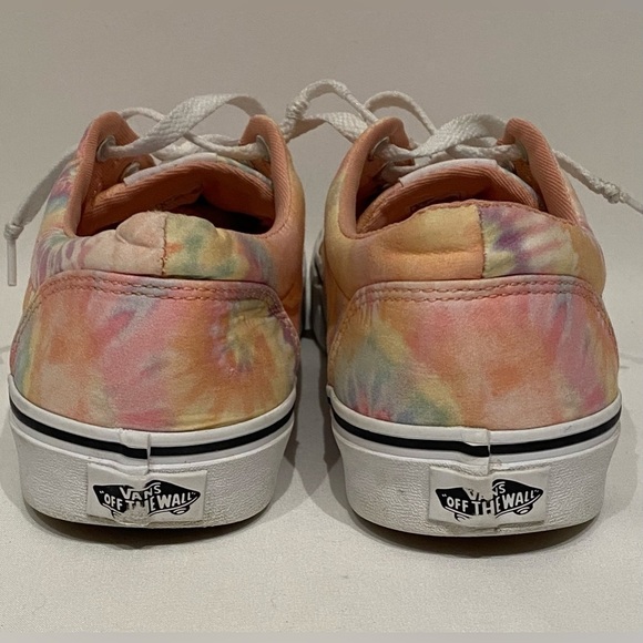 Vans Women’s Doheny Heart Tie Dye Lo Sneaker Size 9 - Picture 9 of 13